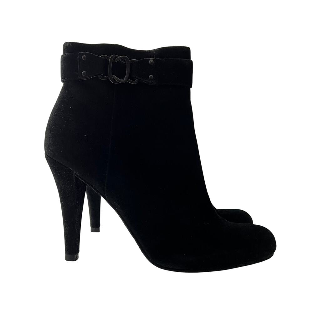 Enzo Angiolini Eavaried Sued Booties with Chain Size 7.5M Minimalist Date Night